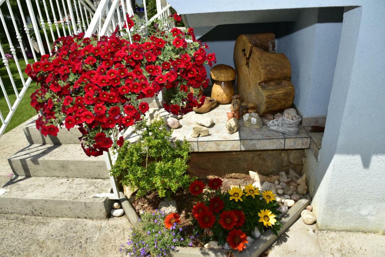 Apartment Blumen Oase Malinska Extérieur photo