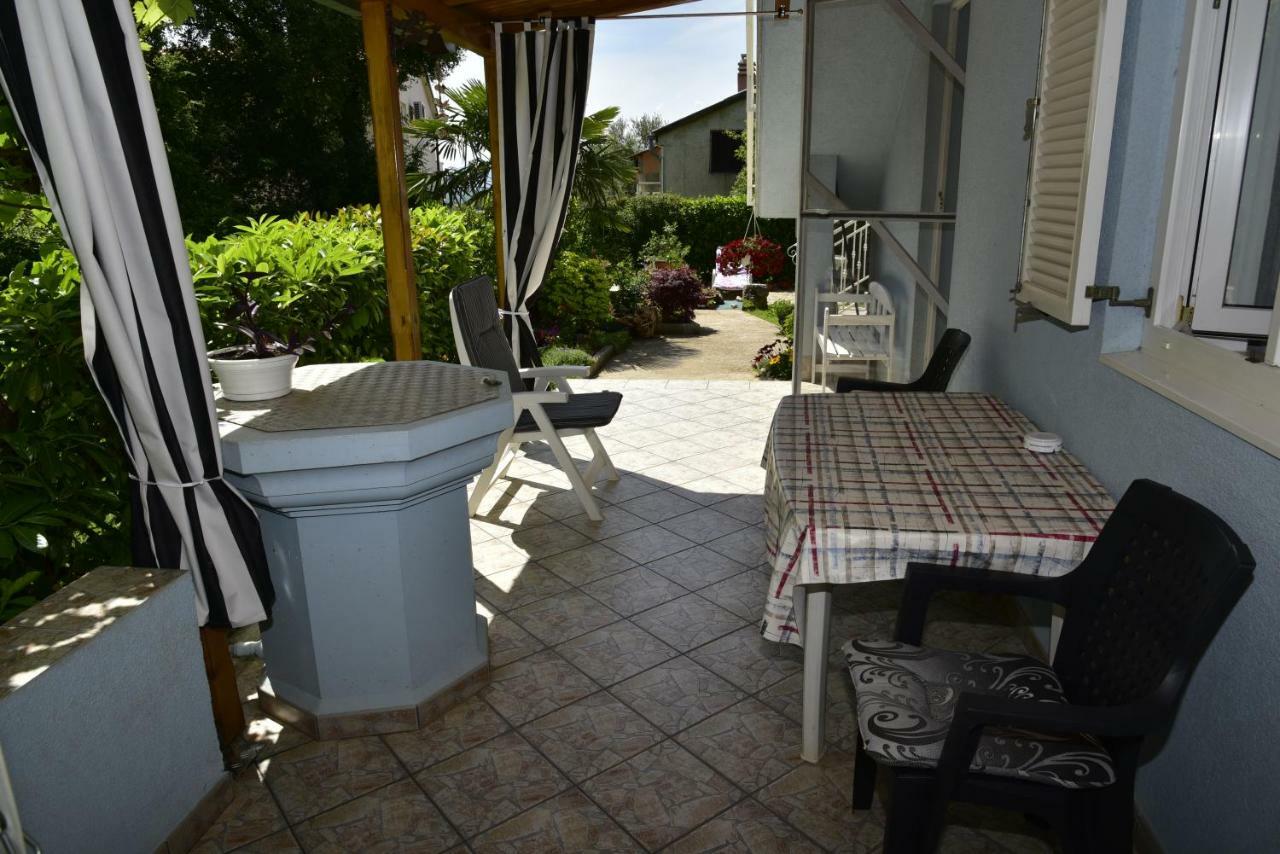 Apartment Blumen Oase Malinska Extérieur photo