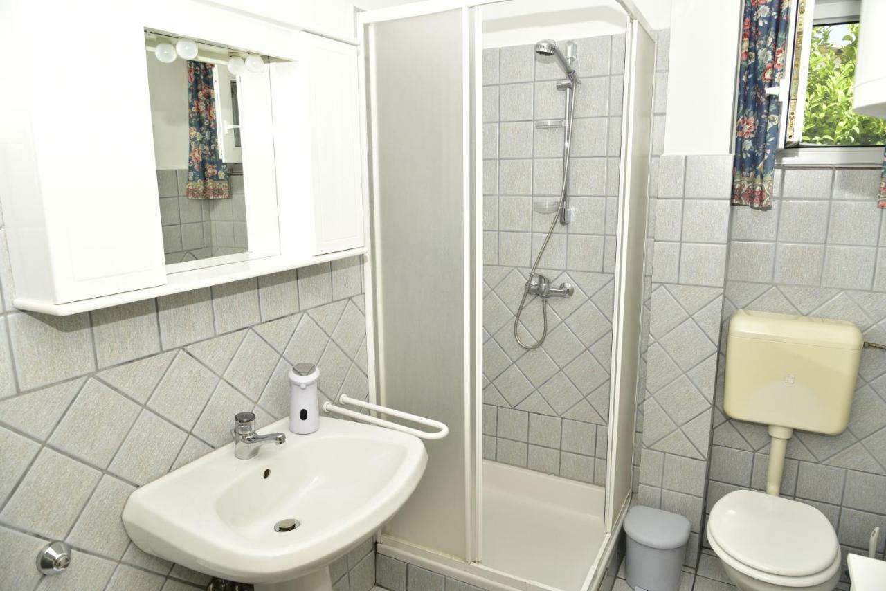 Apartment Blumen Oase Malinska Extérieur photo