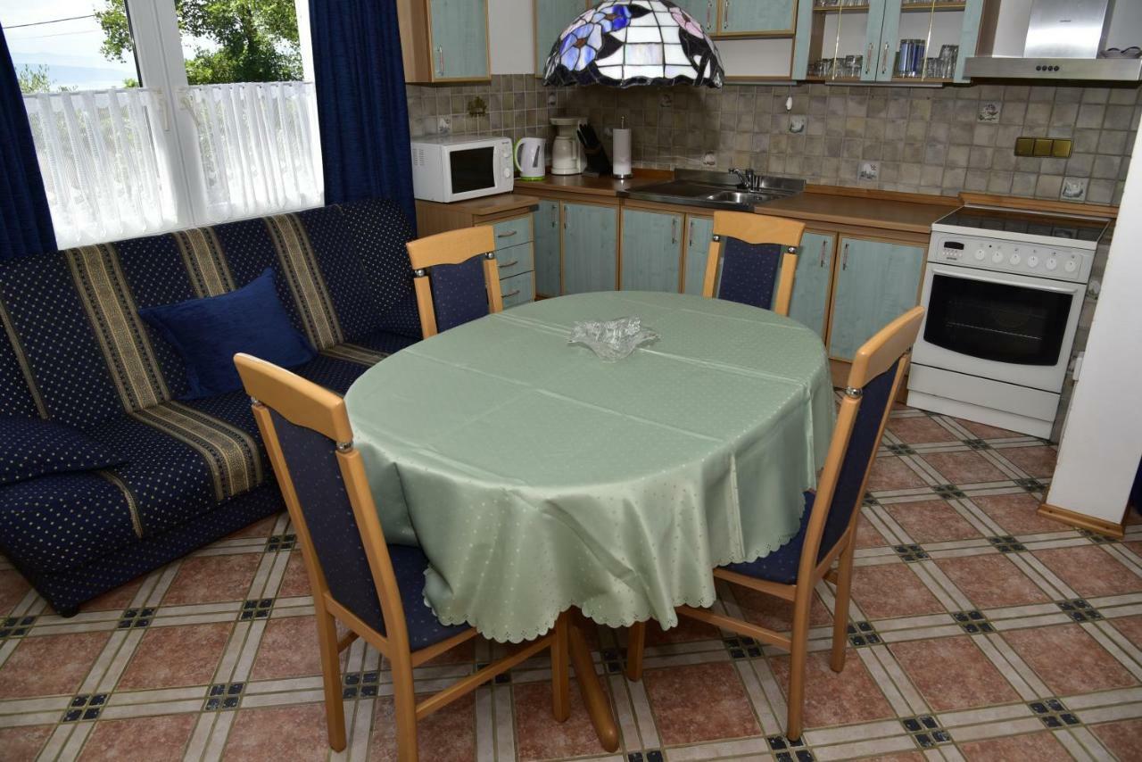 Apartment Blumen Oase Malinska Extérieur photo