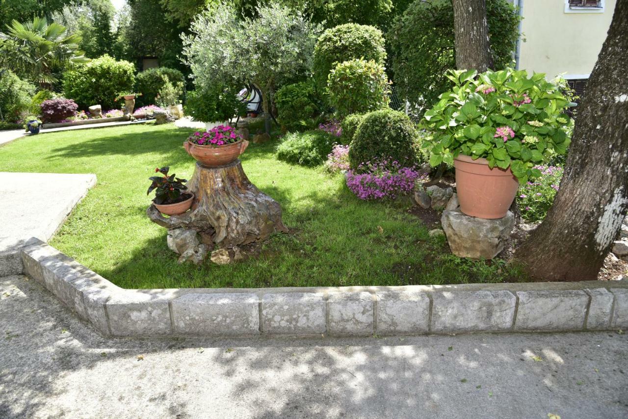 Apartment Blumen Oase Malinska Extérieur photo